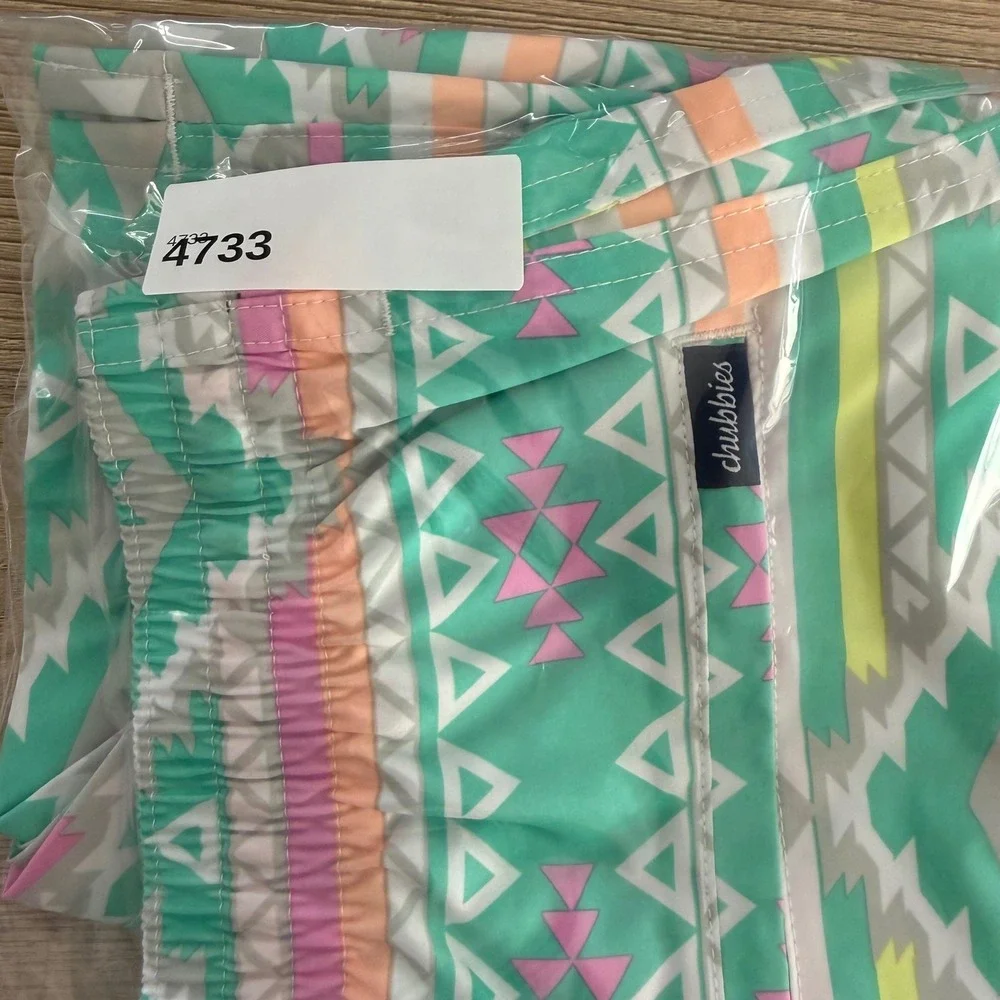 Chubbies Swim Trunks Men Small Teal Geometric Tribal 5.5